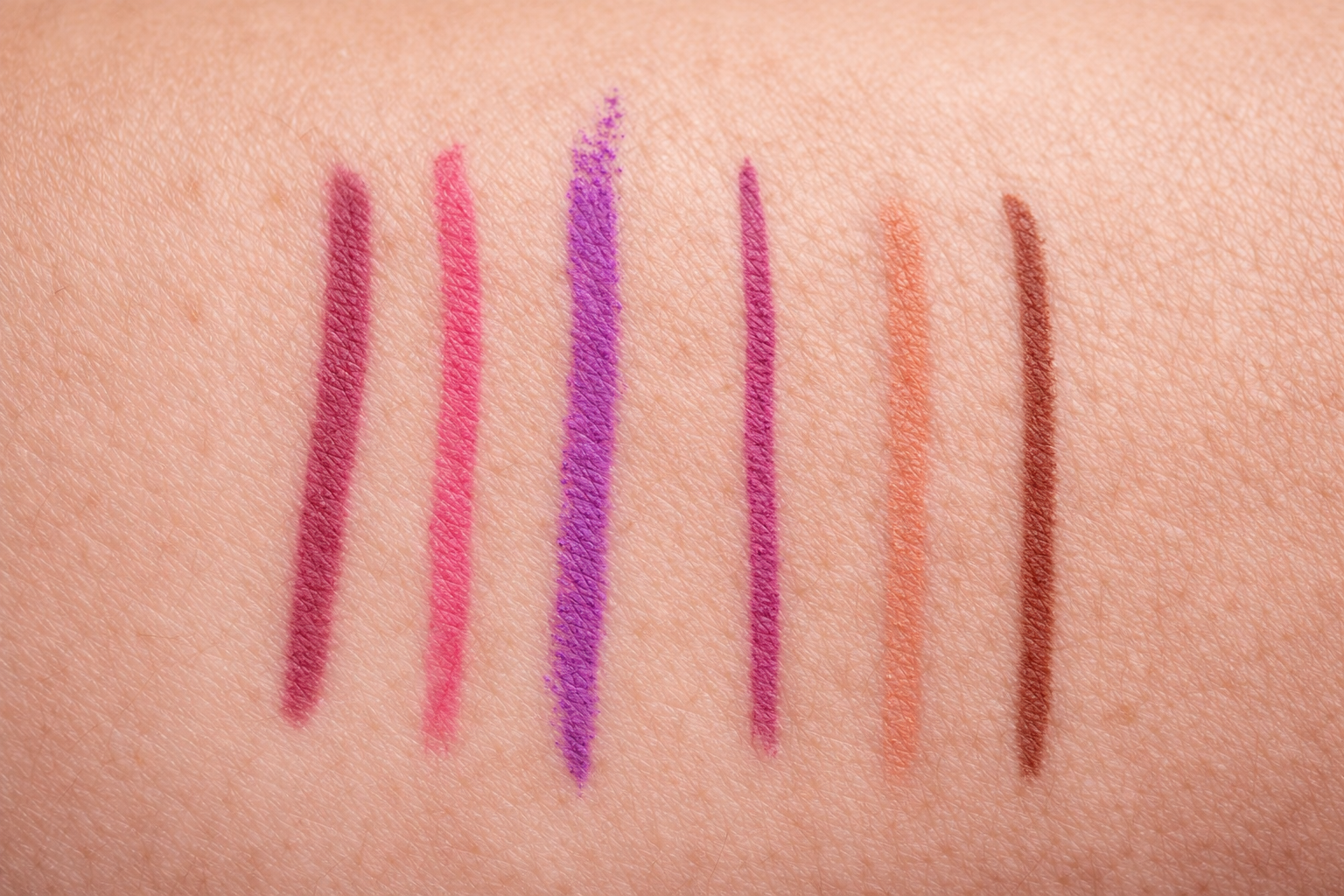 Matte Long-lasting Lip Liner with vitamin e and built in sharpener