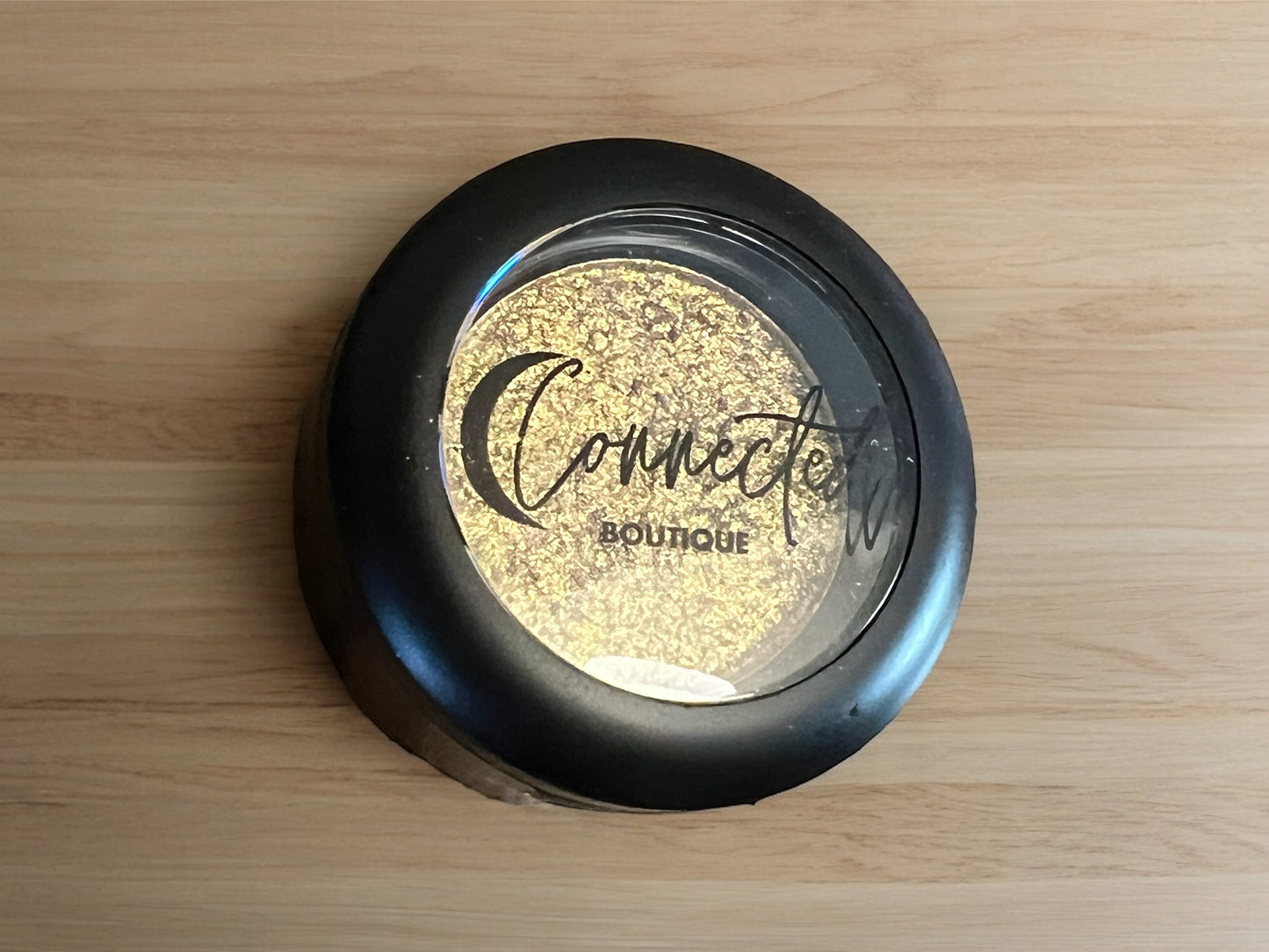 “Soul Ties” chrome yellow/gold eyeshadow single